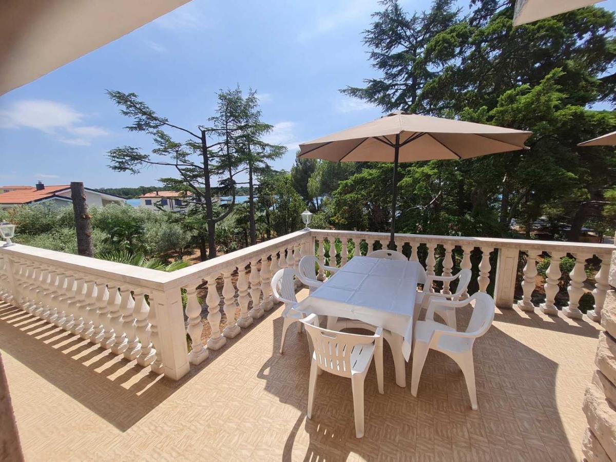 Lovrečica Apartments Bianca מראה חיצוני תמונה