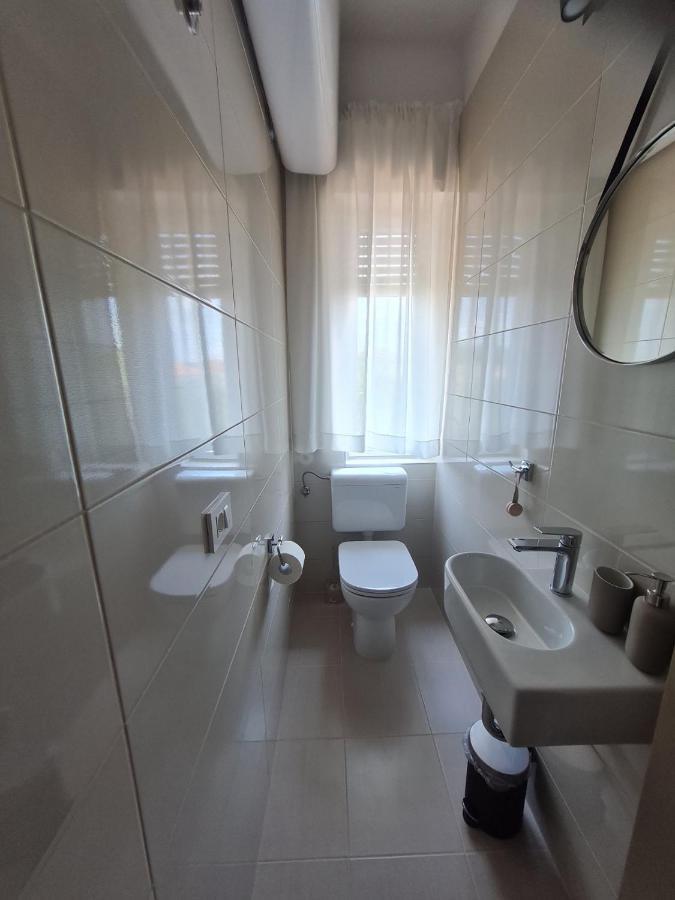 Lovrečica Apartments Bianca מראה חיצוני תמונה