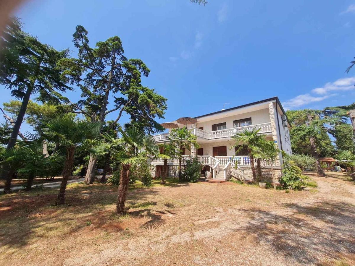Lovrečica Apartments Bianca מראה חיצוני תמונה